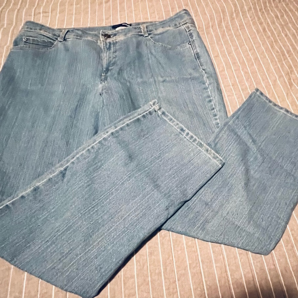 Basic Editions Jeans - Picture 1 of 3